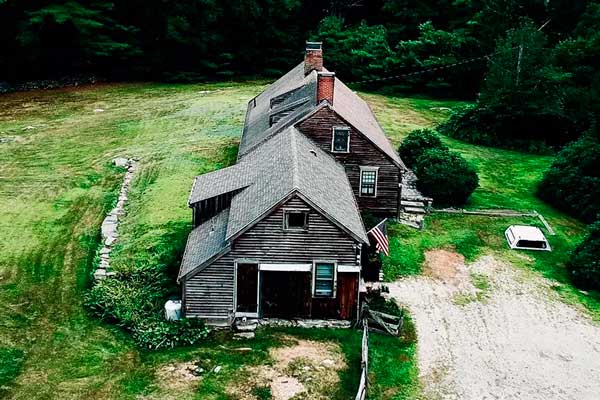 7 lugares icónicos de películas de terror que ya son atracciones turísticas