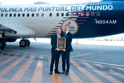 APEX entrega reconocimiento a Aeroméxico