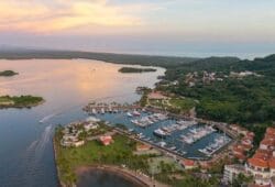 Barra de Navidad en Costalegre