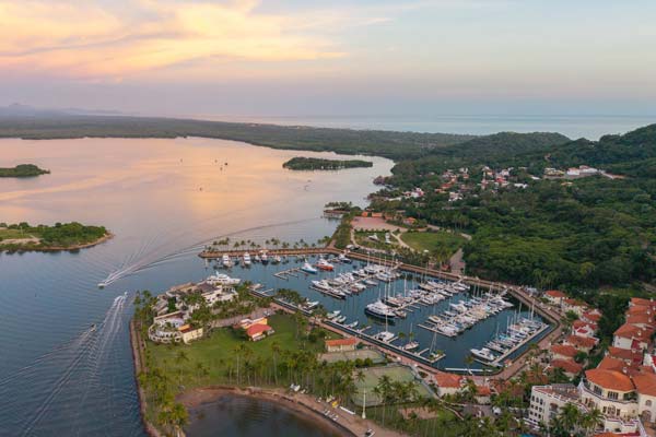 Barra de Navidad: diversidad turística en un solo destino de la Costalegre 1 Barra de Navidad en Costalegre